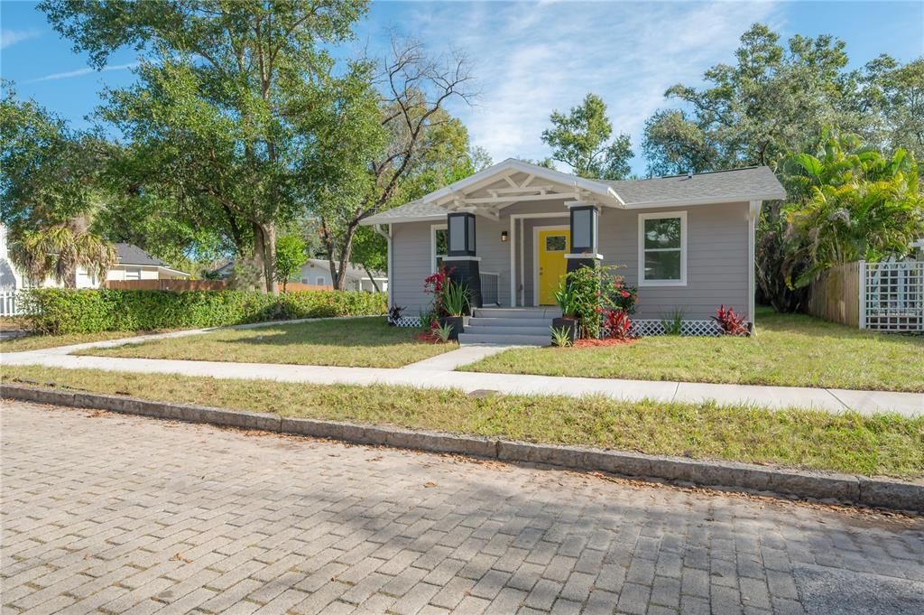 Active With Contract: $550,000 (3 beds, 2 baths, 1497 Square Feet)