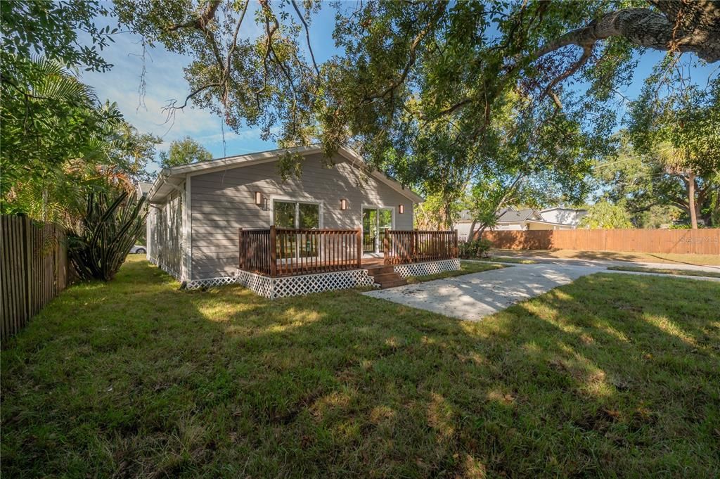 Active With Contract: $550,000 (3 beds, 2 baths, 1497 Square Feet)