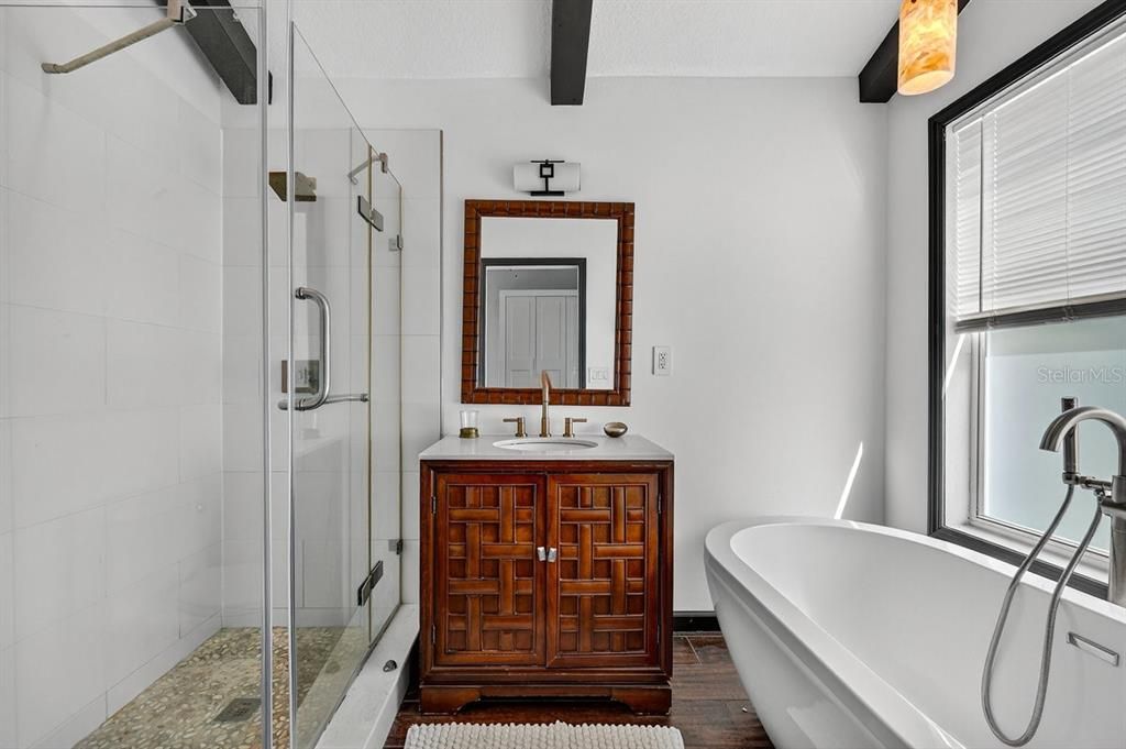 En Venta: $949,000 (3 camas, 3 baños, 1751 Pies cuadrados)