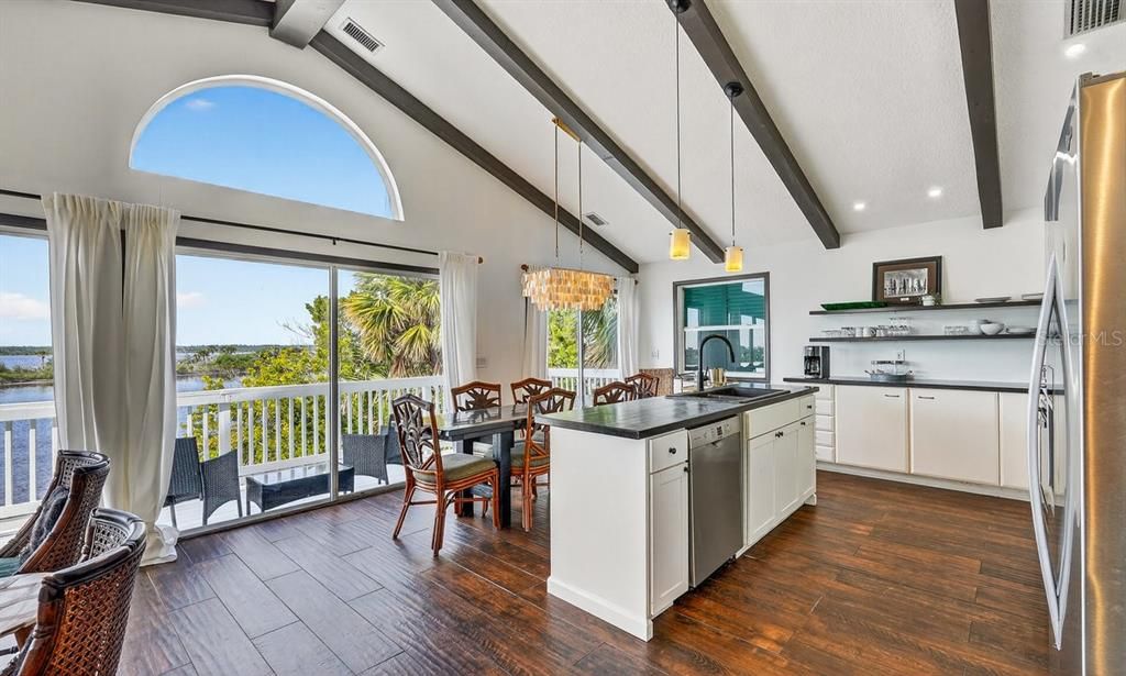 En Venta: $949,000 (3 camas, 3 baños, 1751 Pies cuadrados)