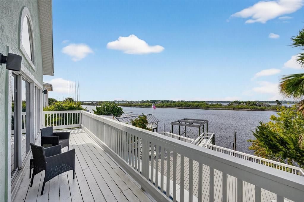 En Venta: $949,000 (3 camas, 3 baños, 1751 Pies cuadrados)