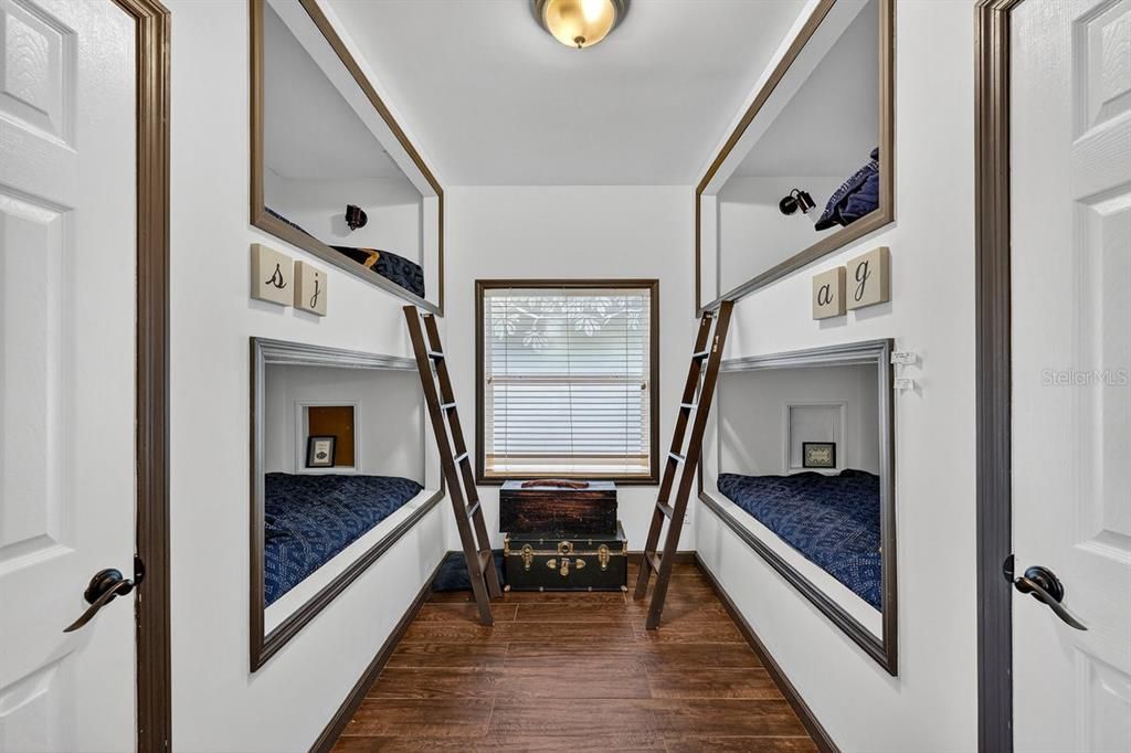 En Venta: $949,000 (3 camas, 3 baños, 1751 Pies cuadrados)