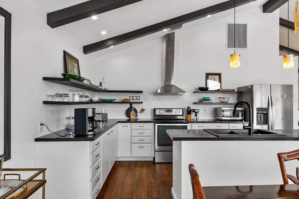 En Venta: $949,000 (3 camas, 3 baños, 1751 Pies cuadrados)