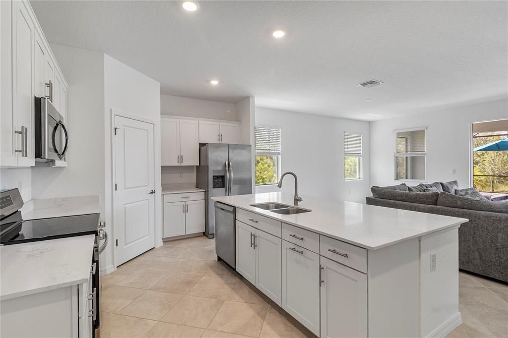 待售: $615,000 (3 贝兹, 3 浴室, 2214 平方英尺)