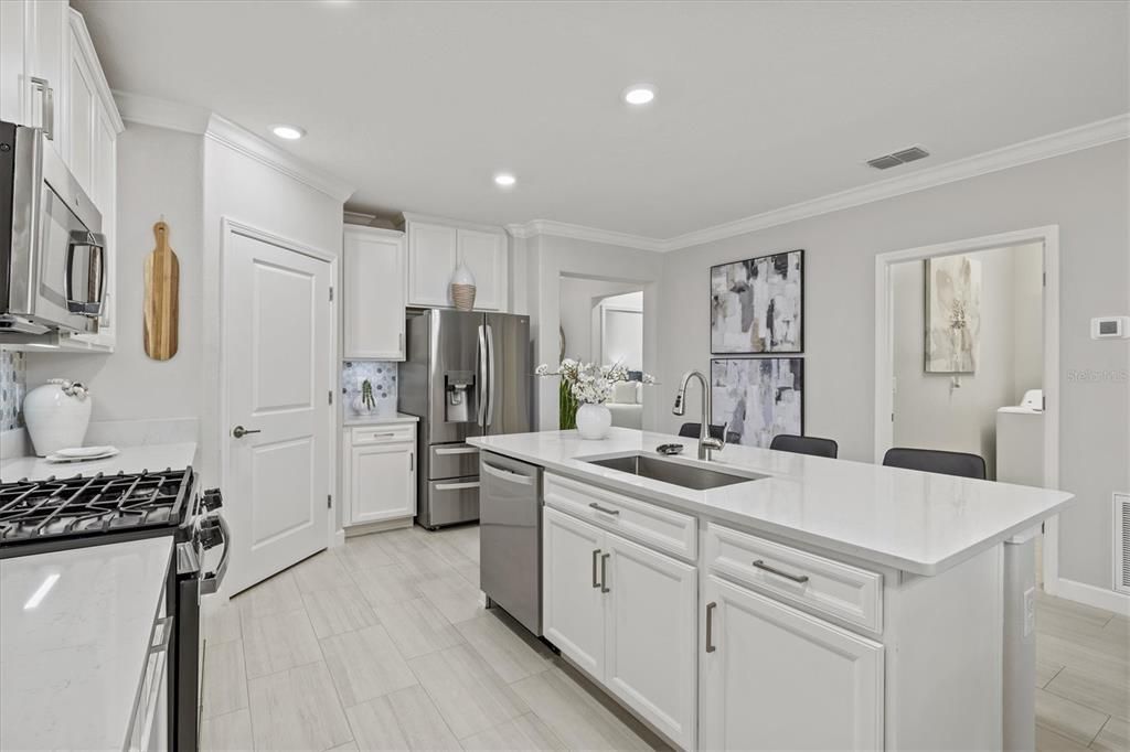 待售: $299,900 (2 贝兹, 2 浴室, 1406 平方英尺)