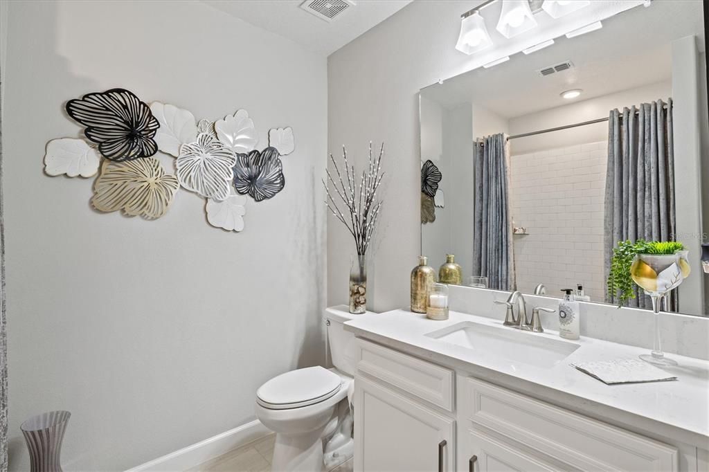 待售: $299,900 (2 贝兹, 2 浴室, 1406 平方英尺)