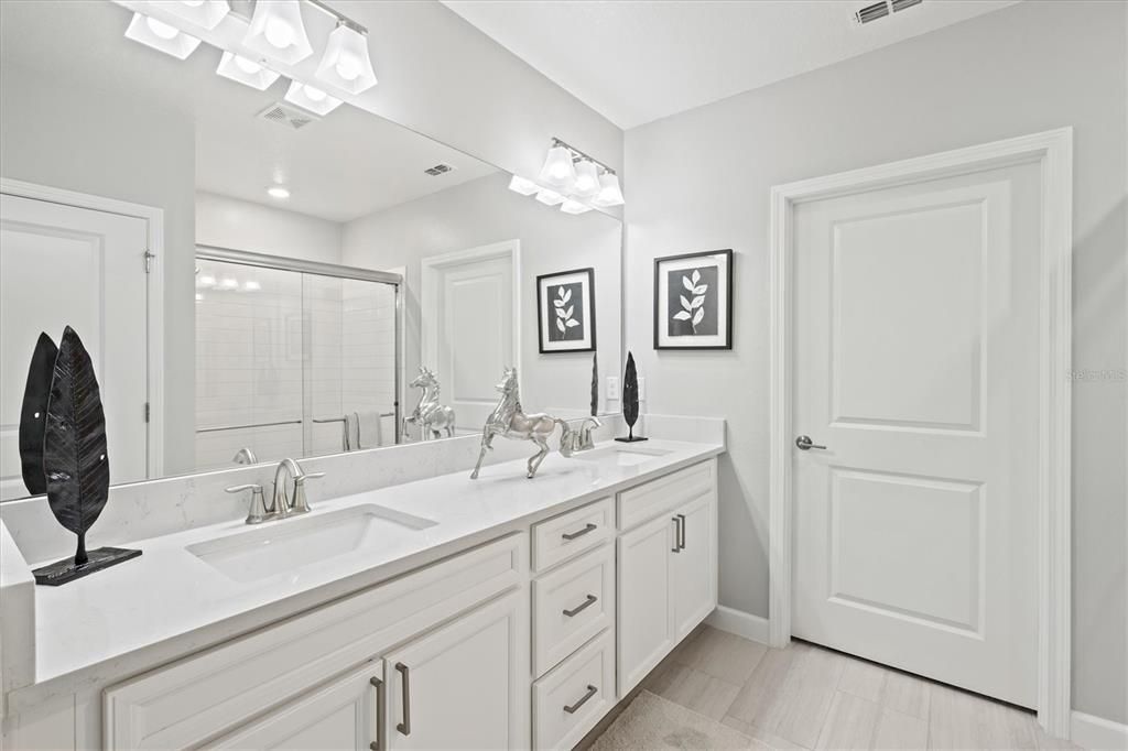 待售: $299,900 (2 贝兹, 2 浴室, 1406 平方英尺)