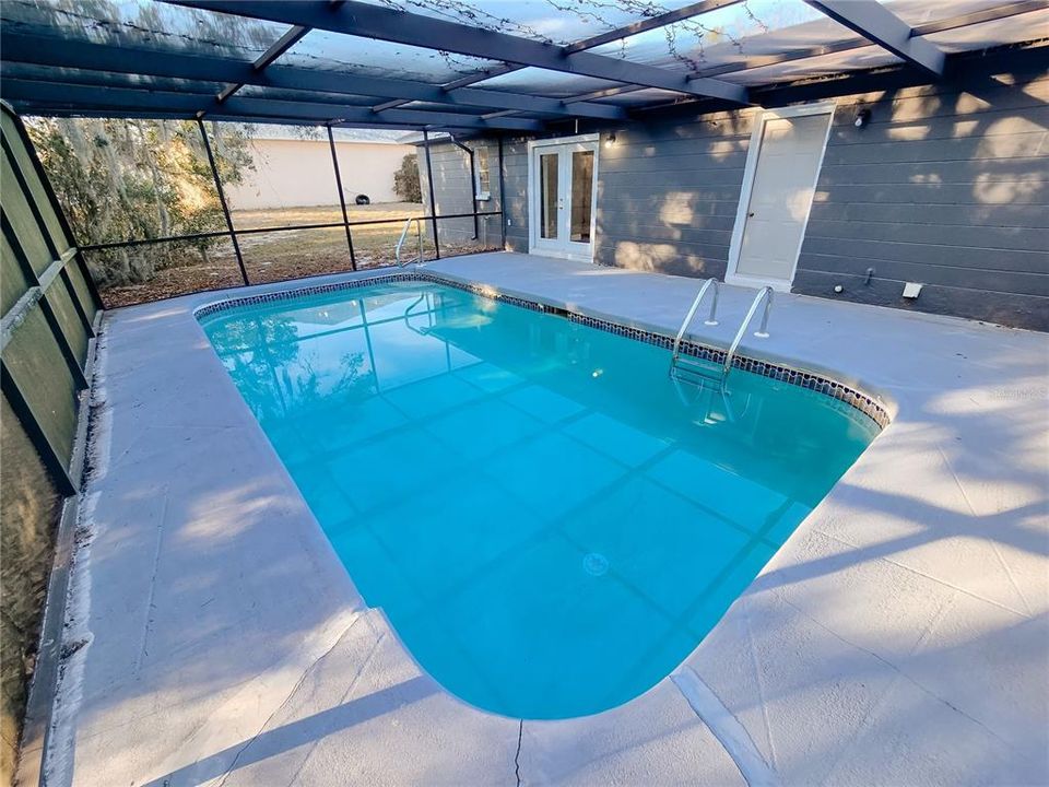 For Sale: $235,000 (2 beds, 2 baths, 924 Square Feet)