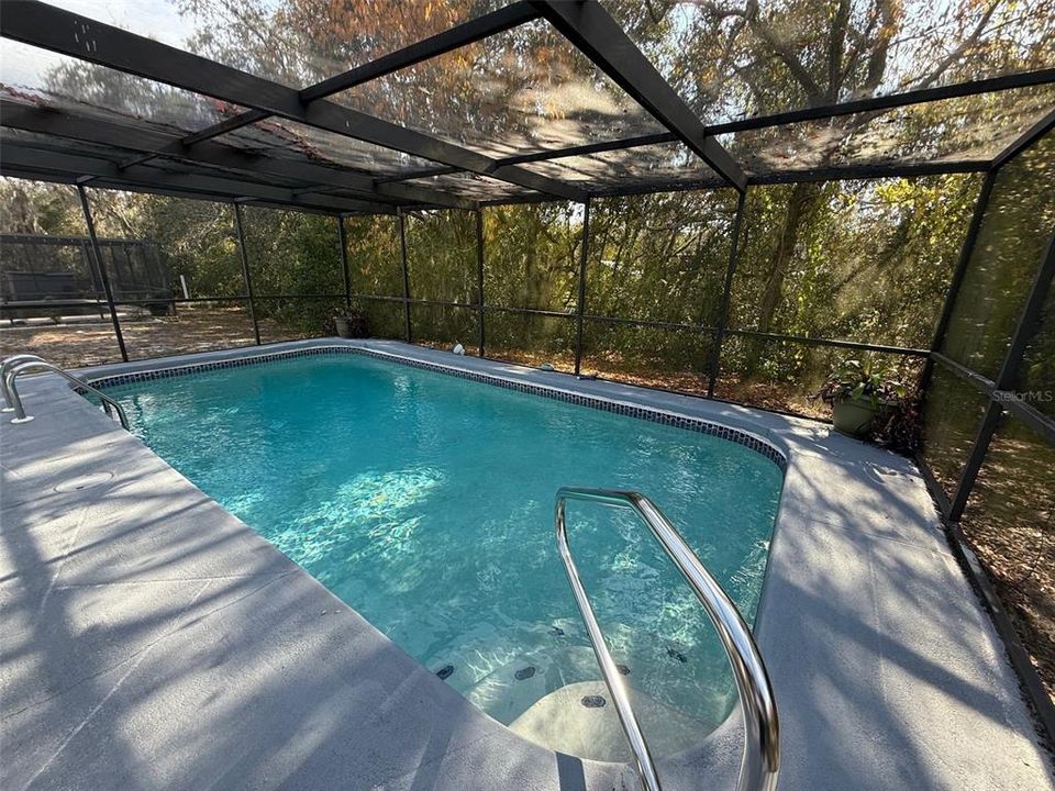 For Sale: $235,000 (2 beds, 2 baths, 924 Square Feet)