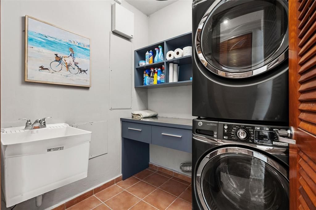 For Rent: $17,500 (4 beds, 4 baths, 3900 Square Feet)