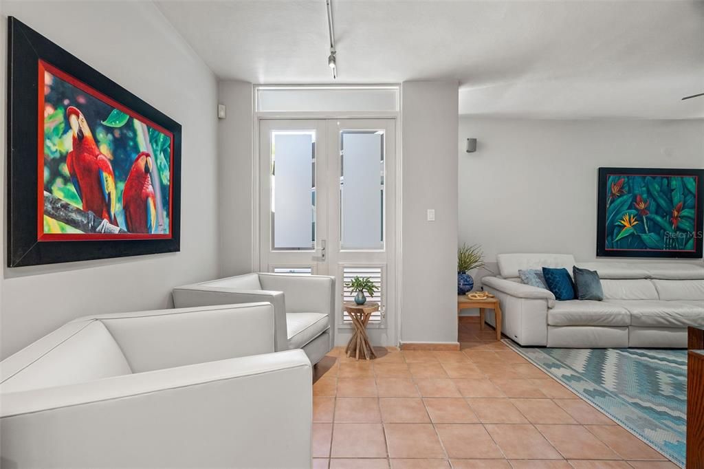 For Rent: $17,500 (4 beds, 4 baths, 3900 Square Feet)