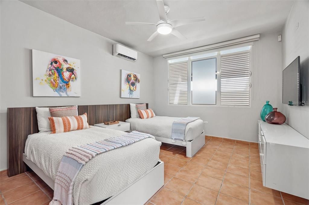 For Rent: $17,500 (4 beds, 4 baths, 3900 Square Feet)