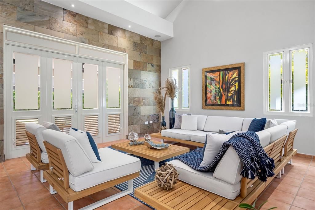 For Rent: $17,500 (4 beds, 4 baths, 3900 Square Feet)