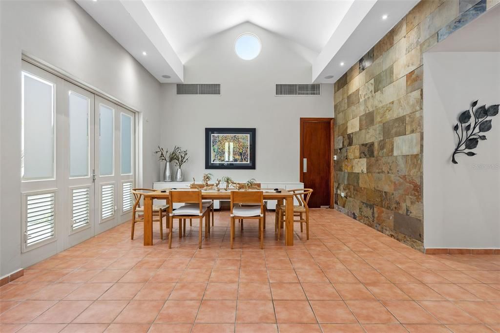 For Rent: $17,500 (4 beds, 4 baths, 3900 Square Feet)