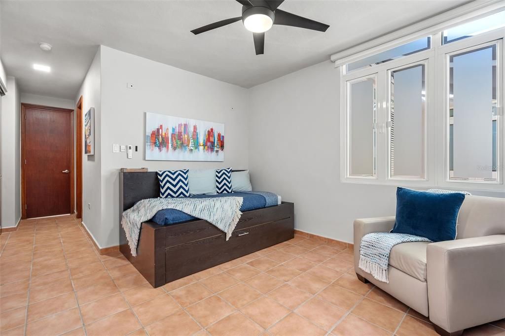 For Rent: $17,500 (4 beds, 4 baths, 3900 Square Feet)