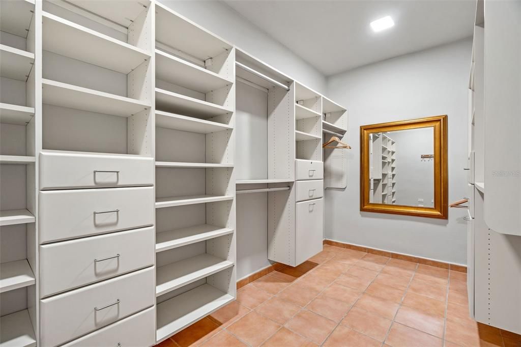 For Rent: $17,500 (4 beds, 4 baths, 3900 Square Feet)