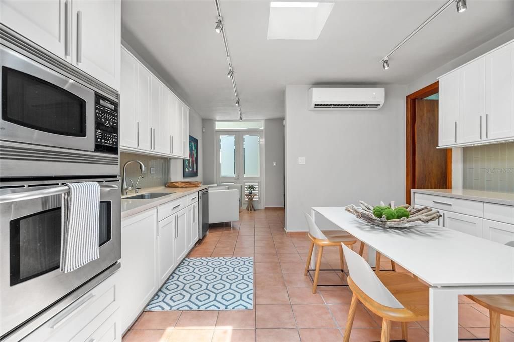 For Rent: $17,500 (4 beds, 4 baths, 3900 Square Feet)