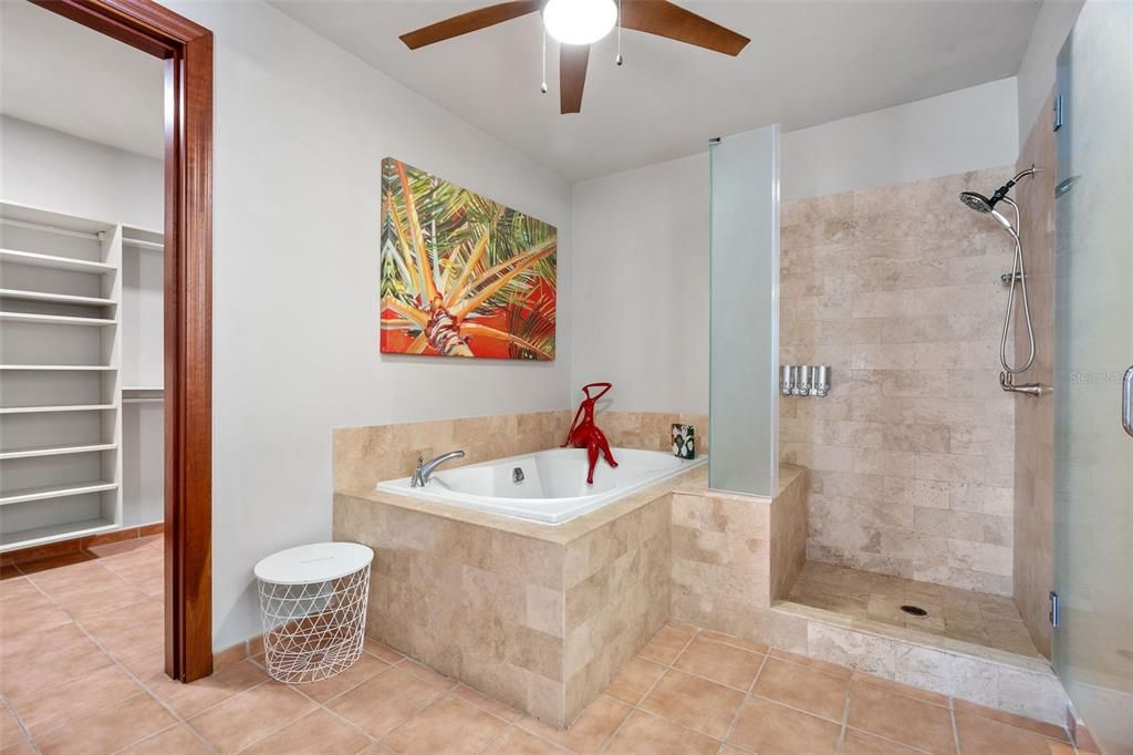 For Rent: $17,500 (4 beds, 4 baths, 3900 Square Feet)