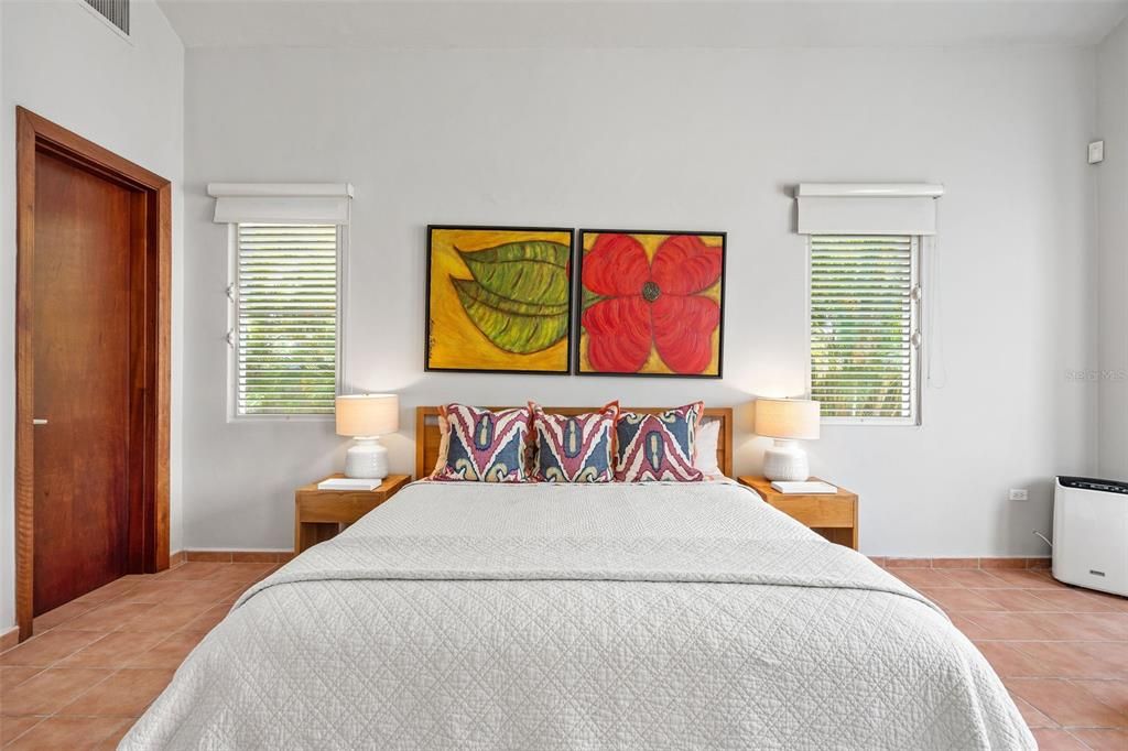 For Rent: $17,500 (4 beds, 4 baths, 3900 Square Feet)