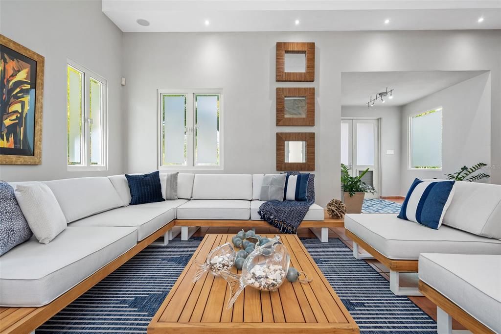 For Rent: $17,500 (4 beds, 4 baths, 3900 Square Feet)