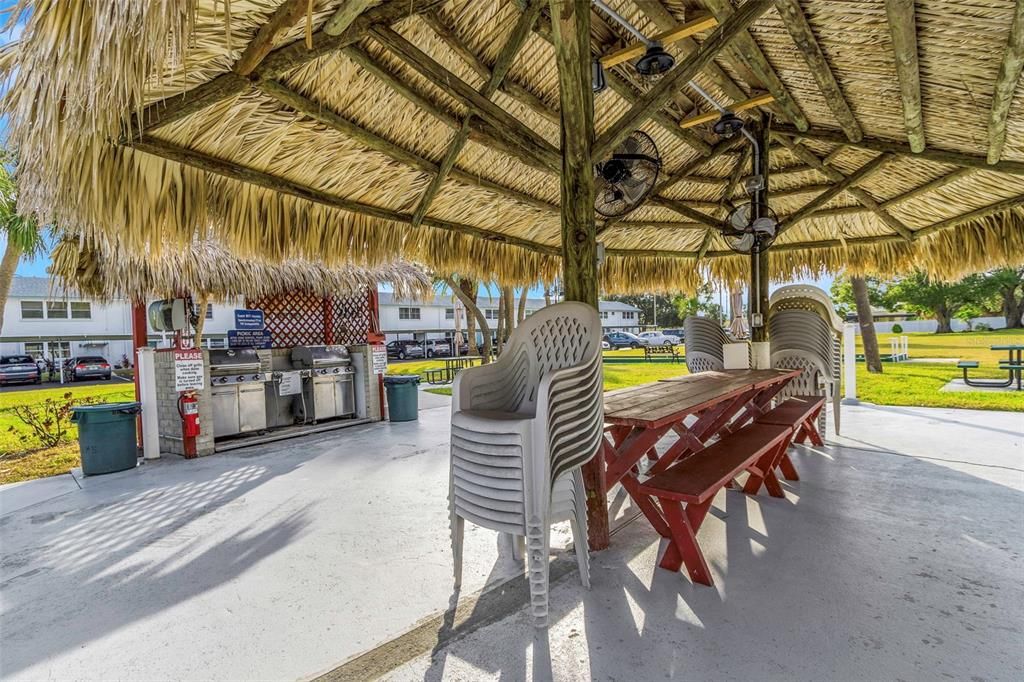 待售: $119,900 (2 贝兹, 2 浴室, 1010 平方英尺)