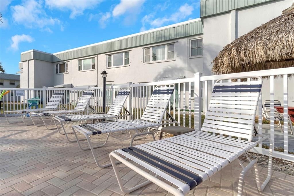 待售: $119,900 (2 贝兹, 2 浴室, 1010 平方英尺)