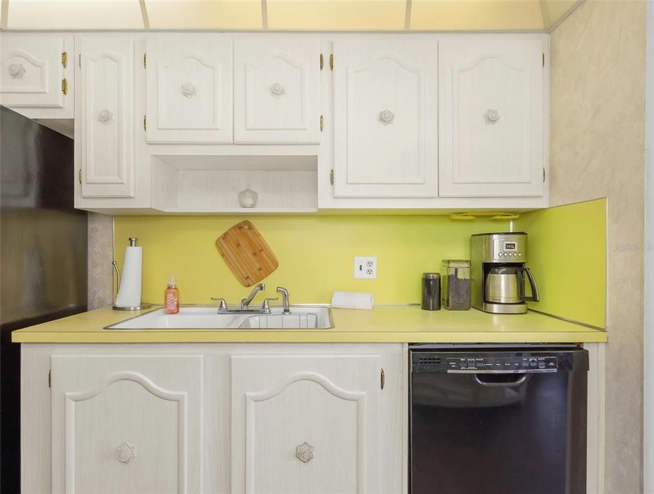 待售: $119,900 (2 贝兹, 2 浴室, 1010 平方英尺)