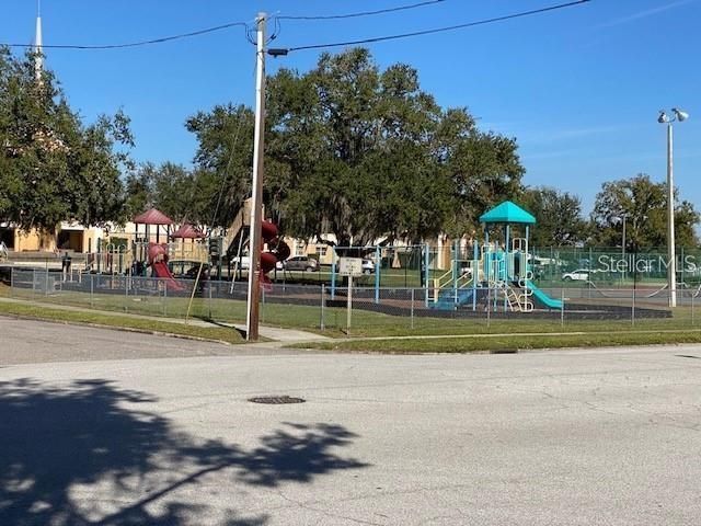 В аренду: $850 (1 спален, 1 ванн, 480 Квадратных фут)