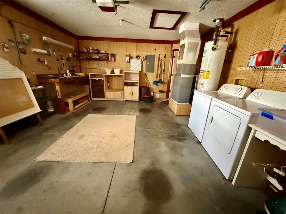 На продажу: $175,000 (2 спален, 2 ванн, 932 Квадратных фут)