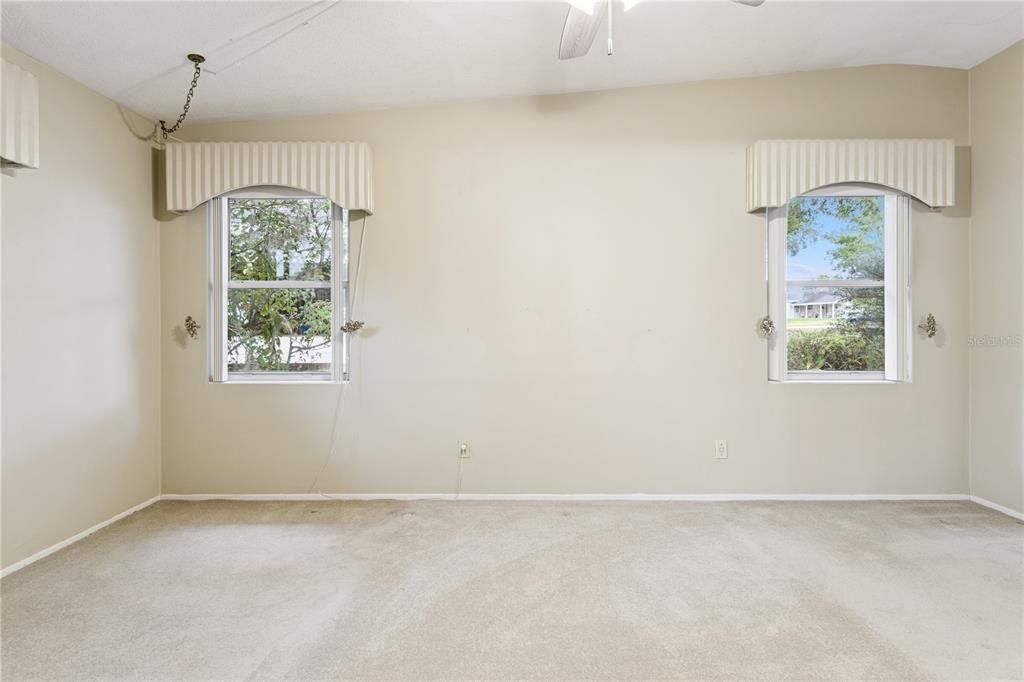 En Venta: $525,000 (4 camas, 2 baños, 1910 Pies cuadrados)