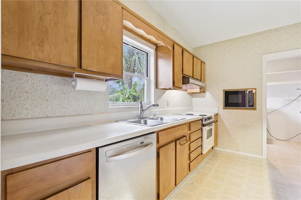 En Venta: $525,000 (4 camas, 2 baños, 1910 Pies cuadrados)