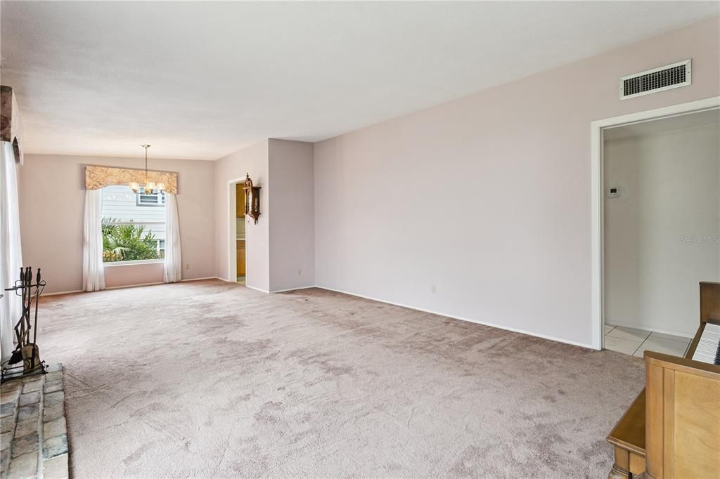 En Venta: $525,000 (4 camas, 2 baños, 1910 Pies cuadrados)