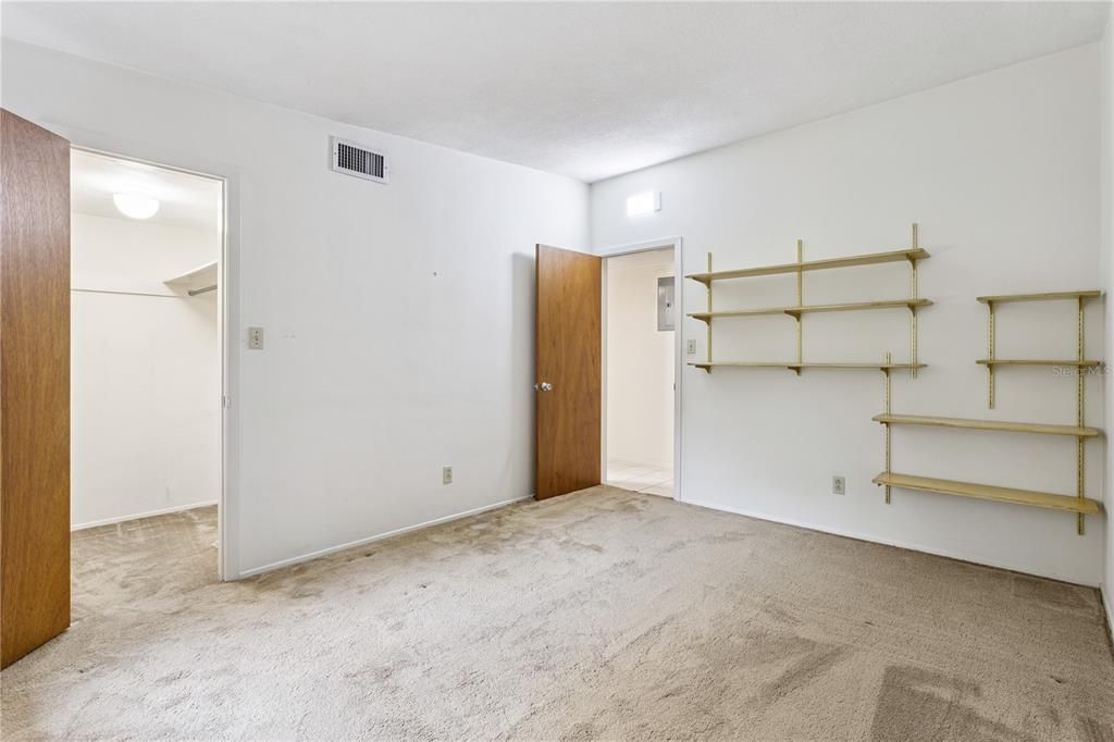 En Venta: $525,000 (4 camas, 2 baños, 1910 Pies cuadrados)