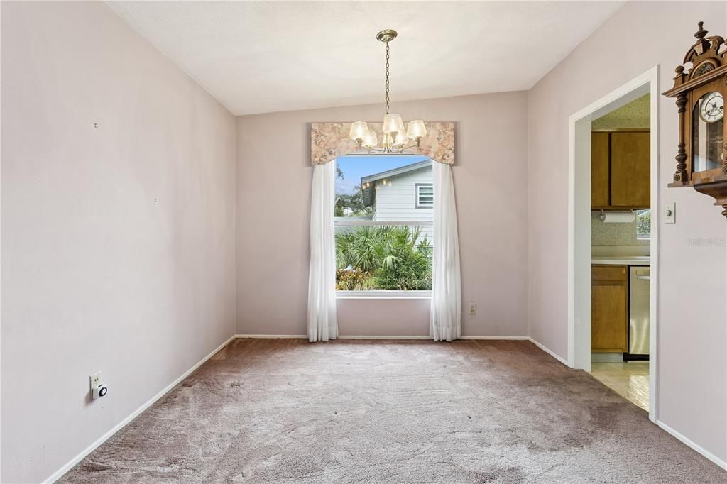 En Venta: $525,000 (4 camas, 2 baños, 1910 Pies cuadrados)