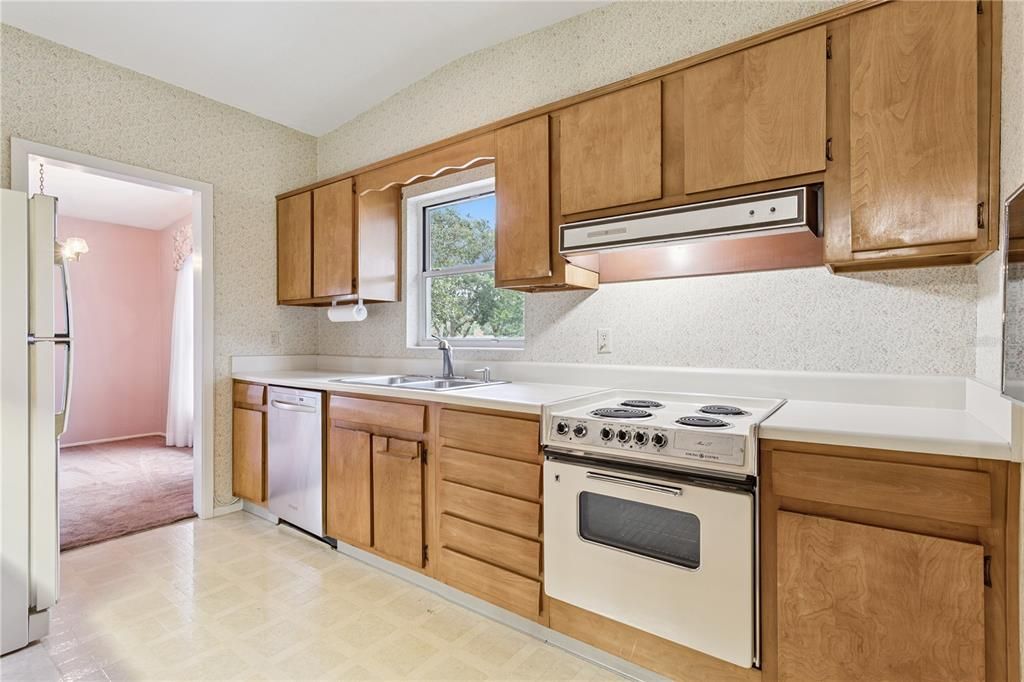 En Venta: $525,000 (4 camas, 2 baños, 1910 Pies cuadrados)