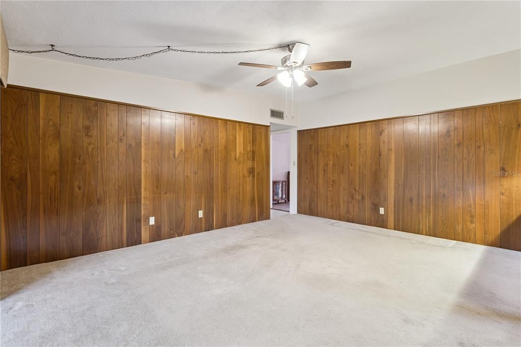 En Venta: $525,000 (4 camas, 2 baños, 1910 Pies cuadrados)