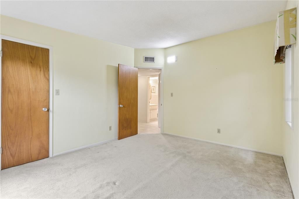 En Venta: $525,000 (4 camas, 2 baños, 1910 Pies cuadrados)