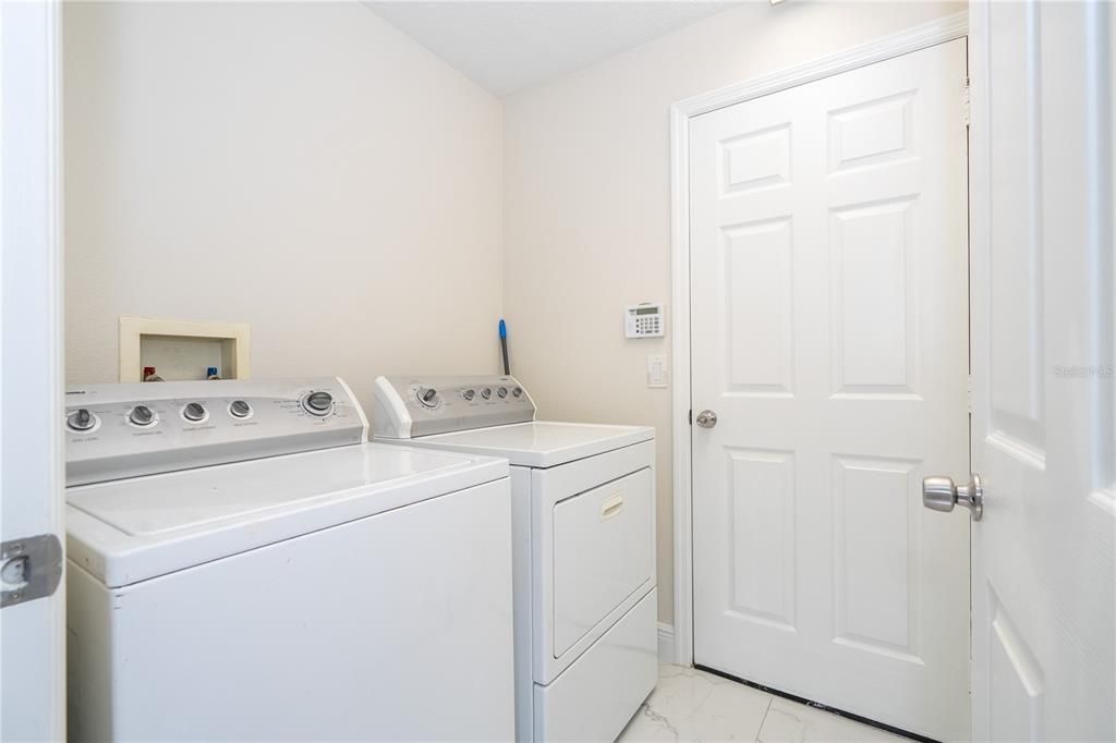 На продажу: $699,000 (4 спален, 2 ванн, 2835 Квадратных фут)