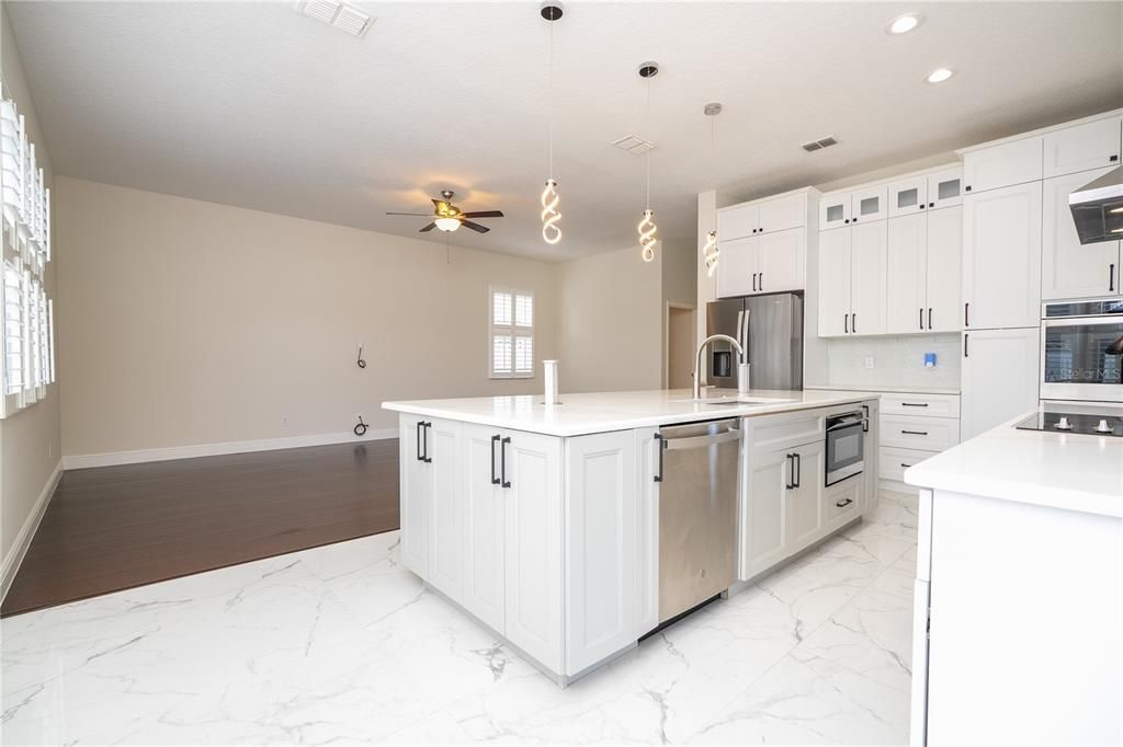 На продажу: $699,000 (4 спален, 2 ванн, 2835 Квадратных фут)