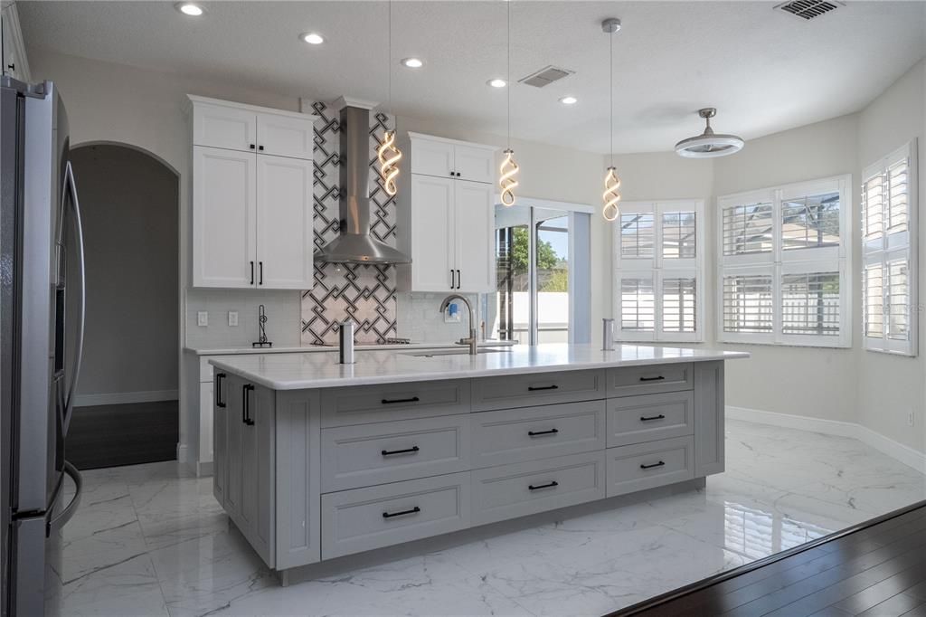 На продажу: $699,000 (4 спален, 2 ванн, 2835 Квадратных фут)