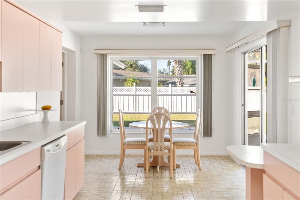 На продажу: $410,000 (3 спален, 2 ванн, 2110 Квадратных фут)