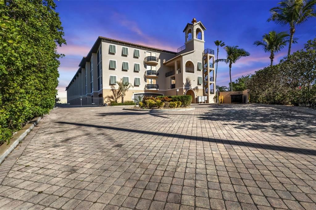 待售: $349,900 (3 贝兹, 2 浴室, 1647 平方英尺)