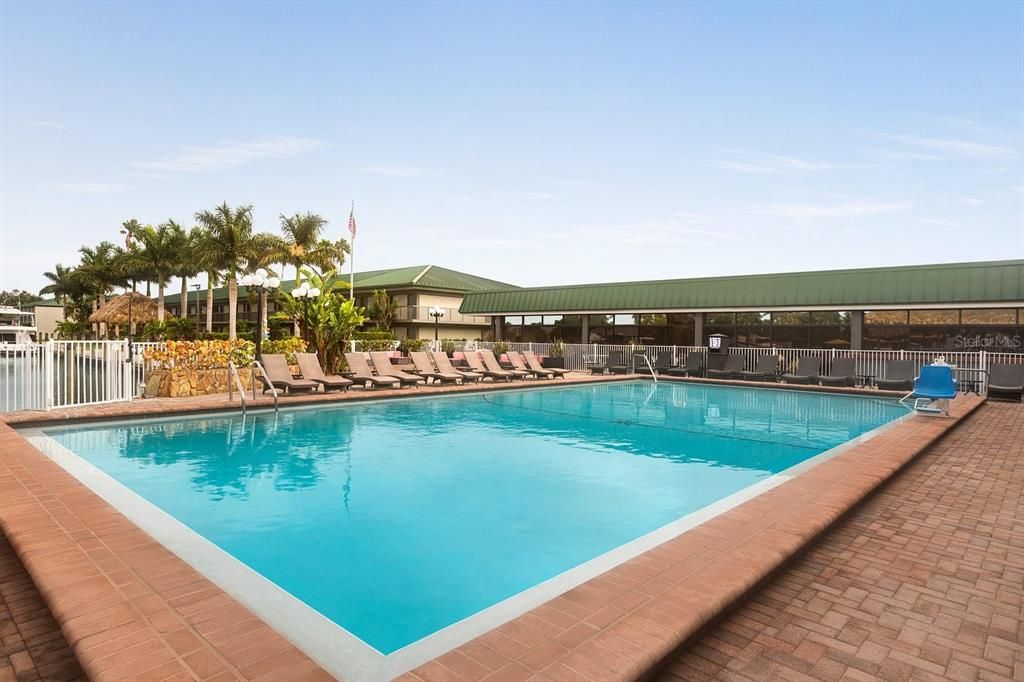 待售: $130,000 (1 贝兹, 1 浴室, 348 平方英尺)