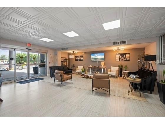 待售: $130,000 (1 贝兹, 1 浴室, 348 平方英尺)