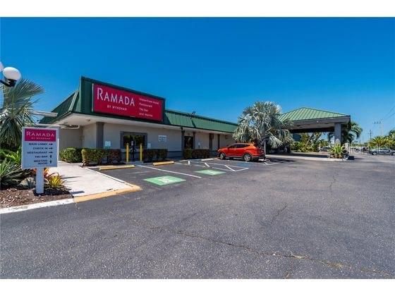 待售: $130,000 (1 贝兹, 1 浴室, 348 平方英尺)