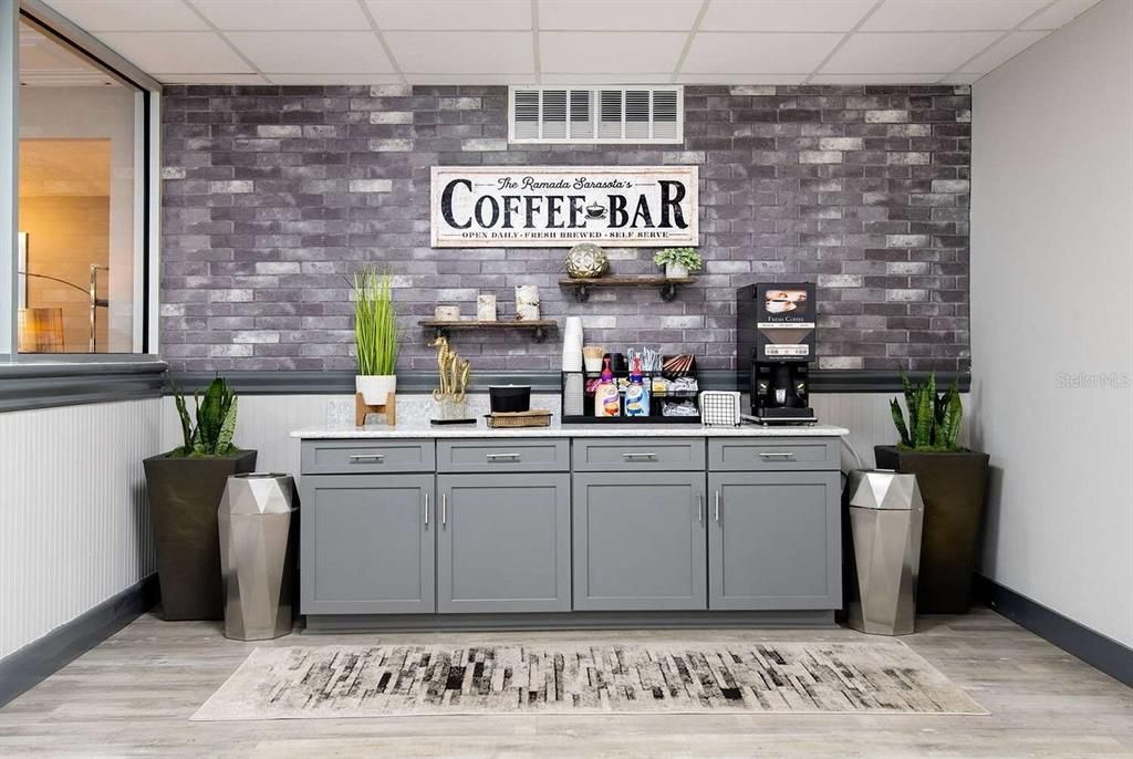 待售: $130,000 (1 贝兹, 1 浴室, 348 平方英尺)