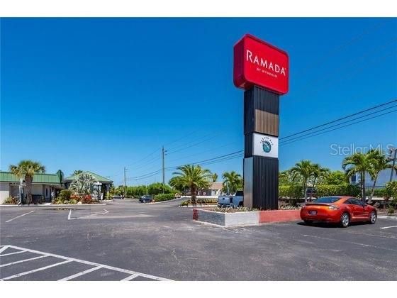 待售: $130,000 (1 贝兹, 1 浴室, 348 平方英尺)