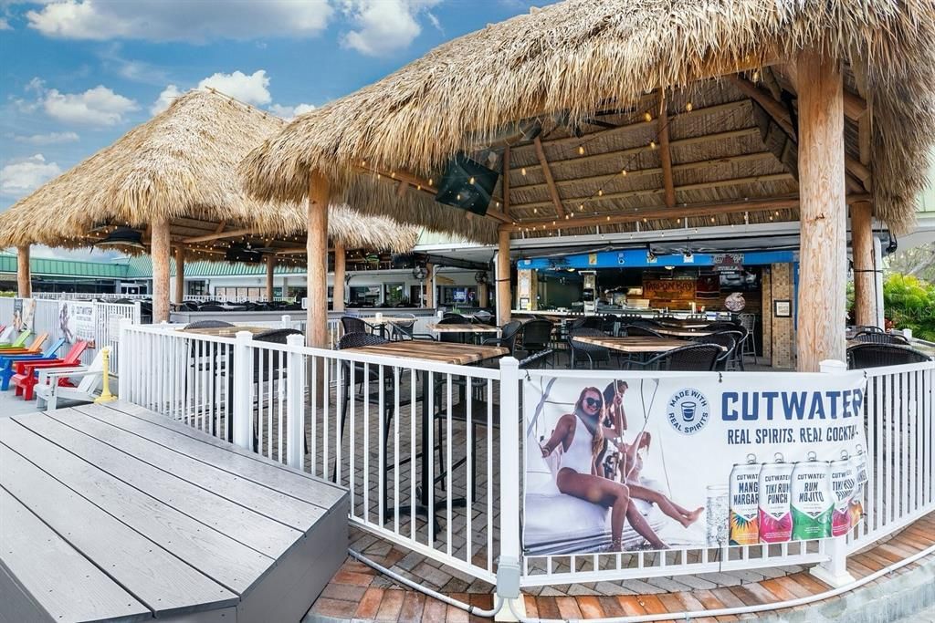 待售: $130,000 (1 贝兹, 1 浴室, 348 平方英尺)