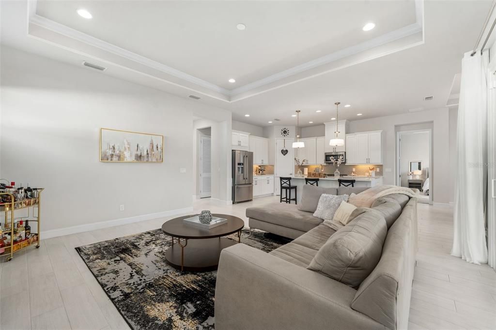 For Sale: $600,000 (4 beds, 2 baths, 1987 Square Feet)