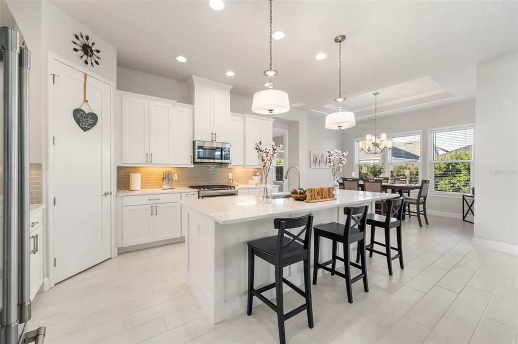 For Sale: $600,000 (4 beds, 2 baths, 1987 Square Feet)